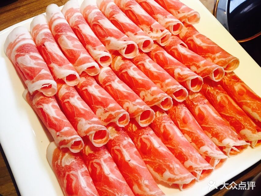肆驿铜锅涮肉自制羊肉卷图片 第1张