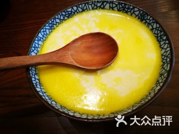 德禄酸奶:还可以吧,酸甜适中。比内地的酸.西宁