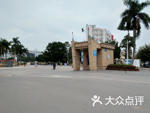 玉林师范学院东校区-综合实训中心