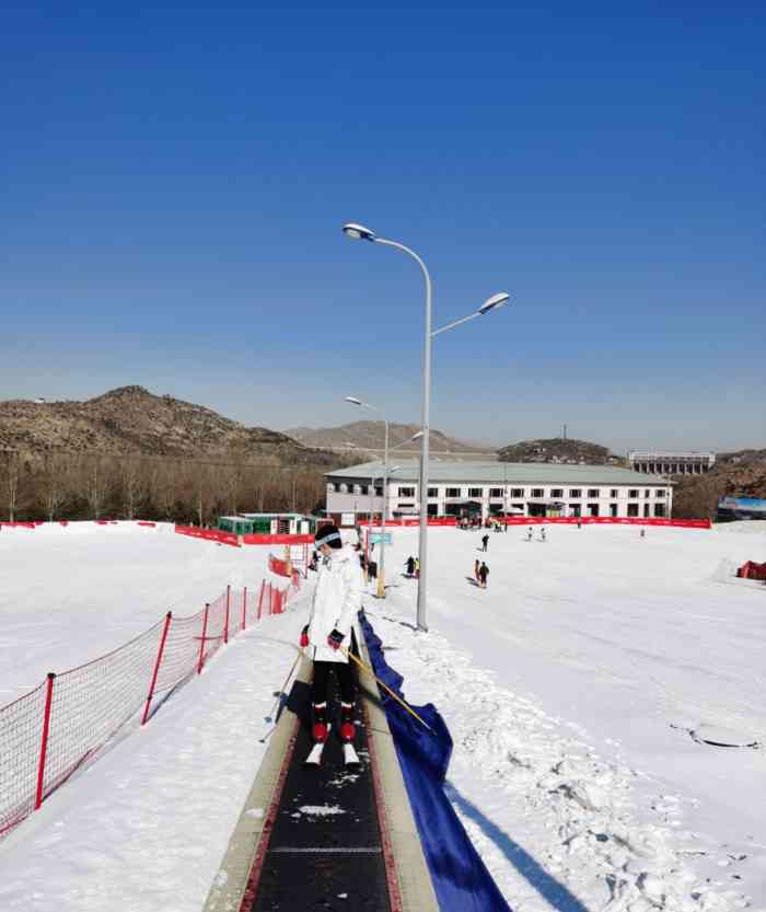 昆仑国际滑雪场-"还不错,在包头只有昆仑算是滑雪场.