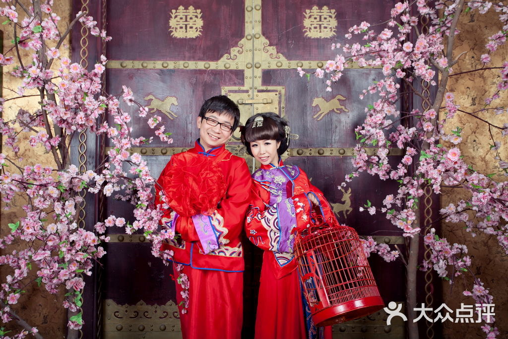 泡泡婚纱照_吹泡泡图片(3)