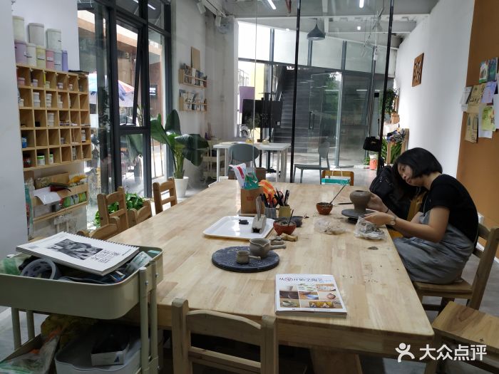 7号小镇创意园瓦门陶艺工作室教室环境图片 - 第6张