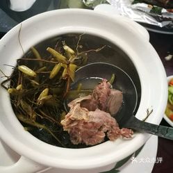 石橄榄排骨汤