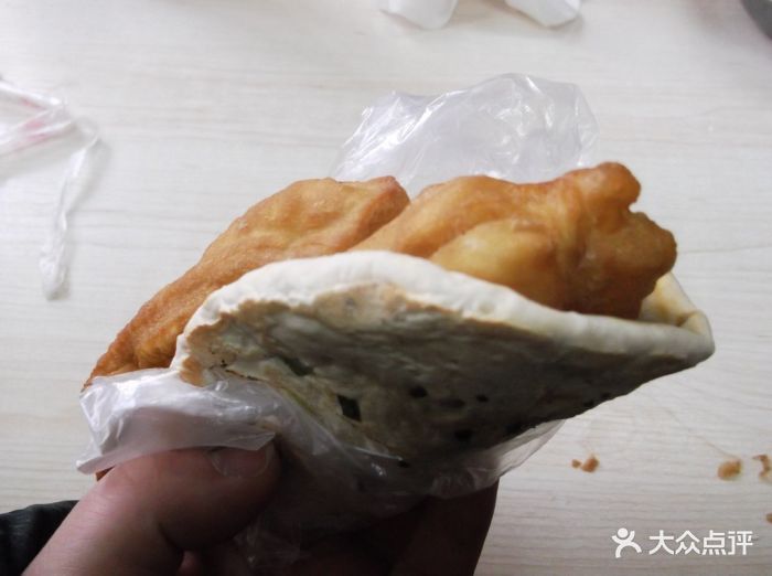 烧饼夹油条