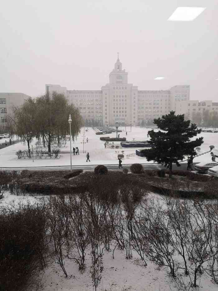 哈尔滨商业大学北区-"毕业两年了,学校很好,老师上课.