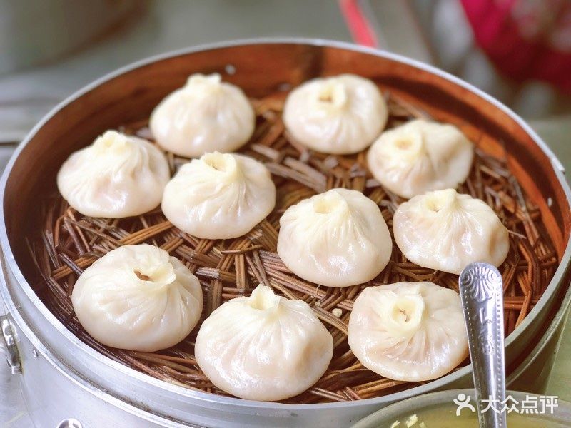 武汉大大小小有名的汤包数不胜数,可是尝到.