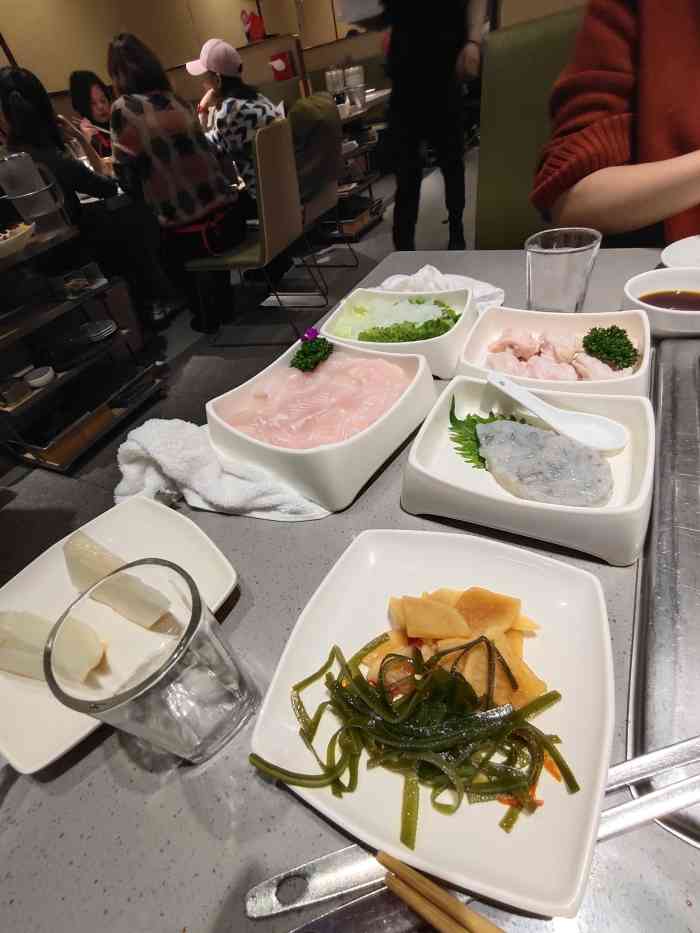 海底捞火锅(世贸广场店)-"嗯,周末的话,正好和朋友一起过来跨年,也.
