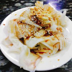 琼姐鱼生粥(廉江分店)  在学校那边真的吃不到这么香的安铺粉和簸箕炊