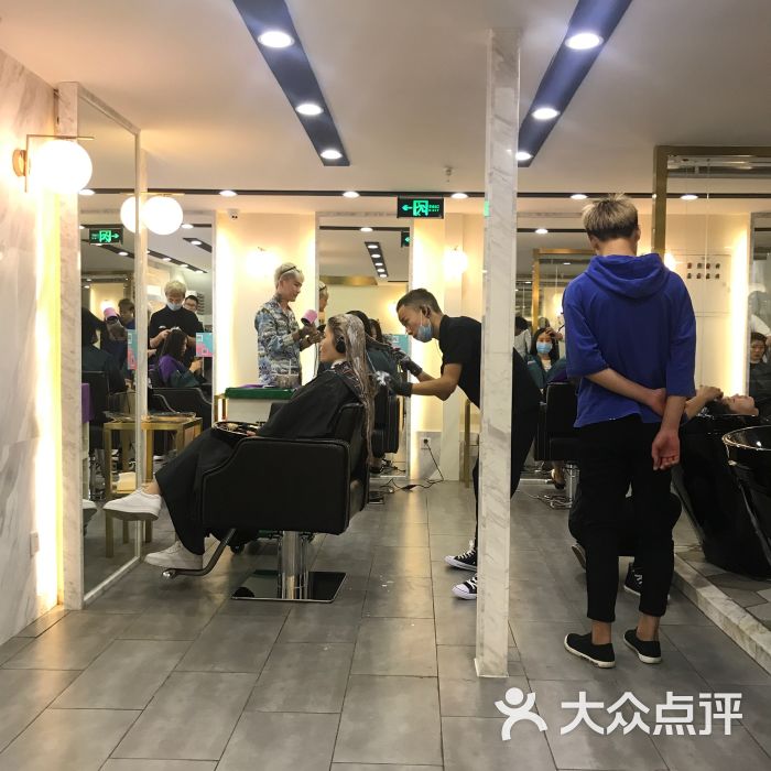 3am hair salon烫发染发接发(天津时代奥城店)图片 - 第19张