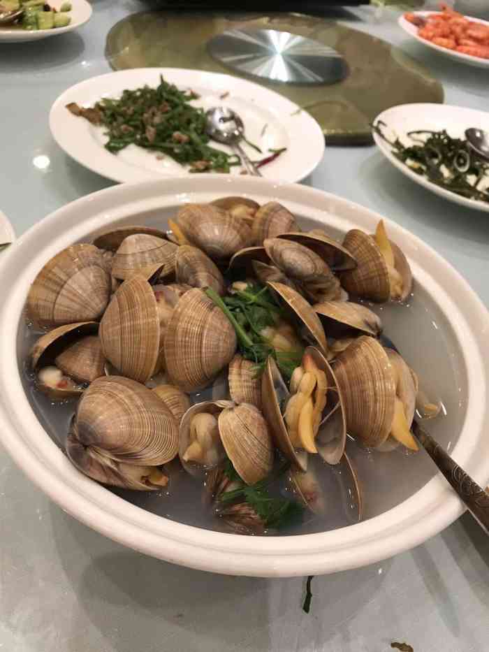 倪氏海鲜大酒店(海泰店"先不说价格(因为是跟着别人腐败)味.