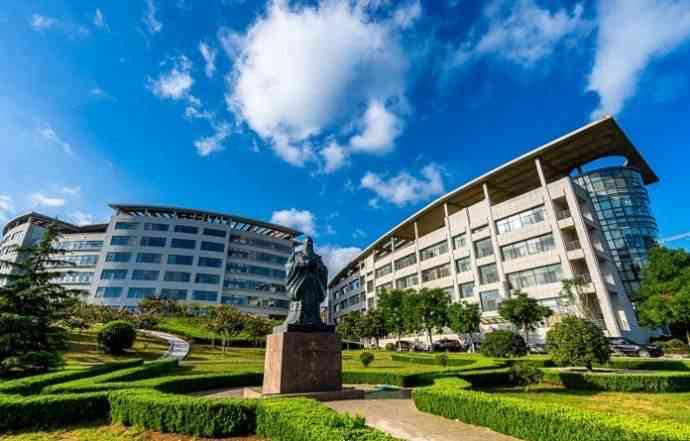 青岛科技大学(崂山校区)-"有一句话叫做学在青大,食在