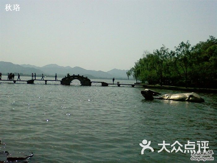 西湖一景——金牛出水