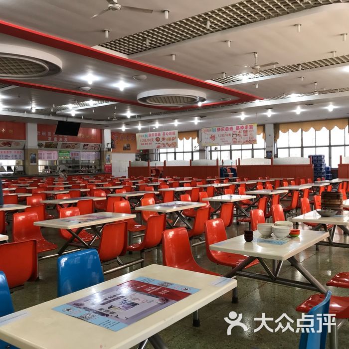 郑州大学南校区东苑餐厅