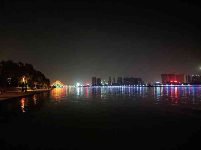 咸阳湖景区-"准确的地址是咸阳湖二期沙滩,大众点评没