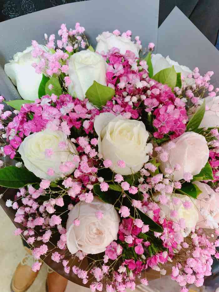 妈妈过生日,姐姐在网上给妈妈定的花花.