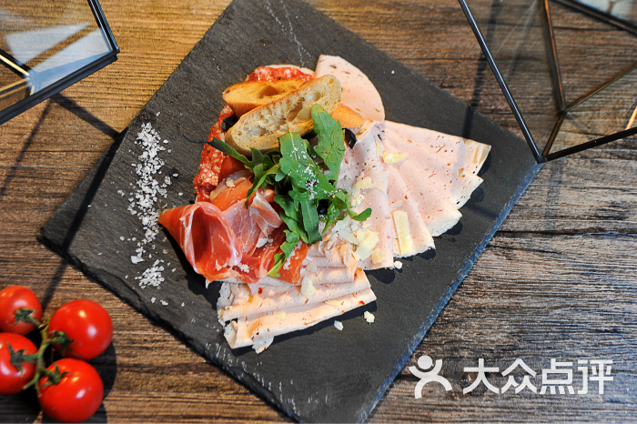 西班牙冷肉拼盘