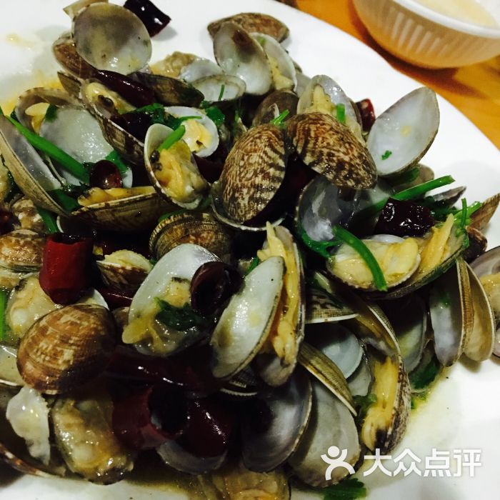 济南夜沙龙烧烤海鲜城-辣炒蛤蜊图片-日照美食