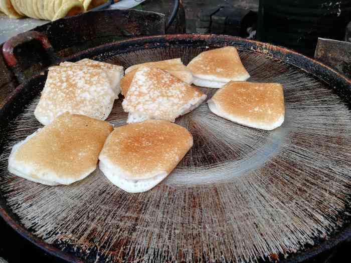 十里香馄饨"这是一家仙桃老字号的馄饨店,算是比较有名.