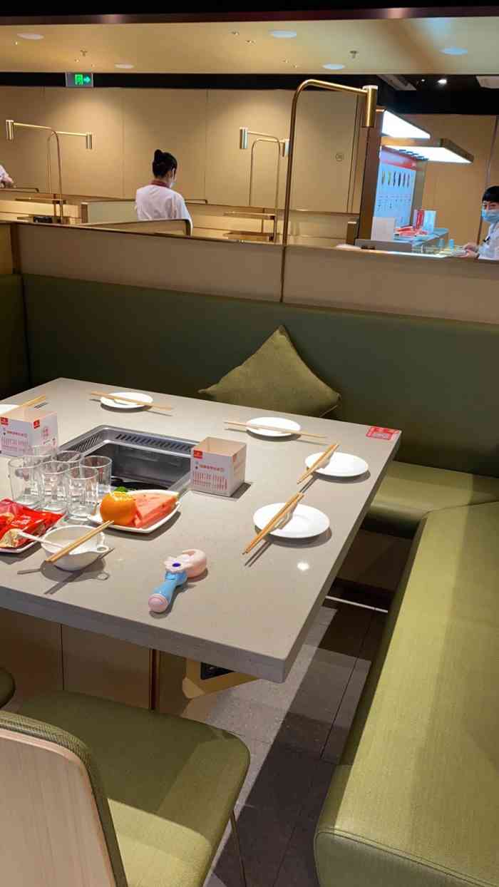 海底捞火锅(人和广场店)-"海底捞在滕州开业后最起码.