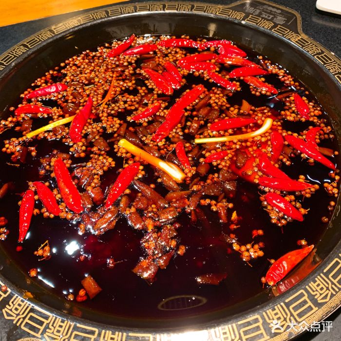壹匹锅精致火锅红汤锅底图片