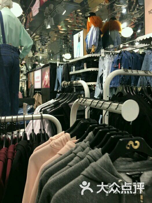monkl服装店(西单大悦城店)图片 第5张