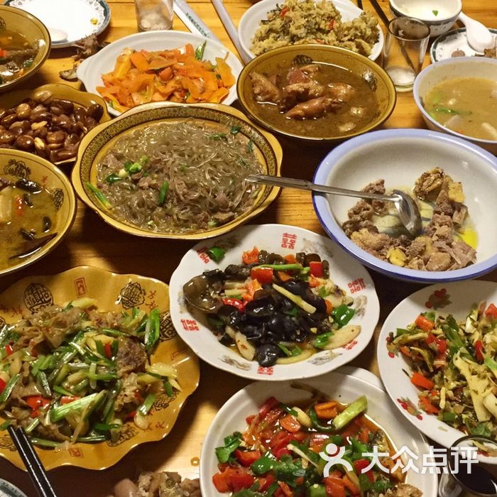 三清山稻香舍农家食府丰盛桌餐图片-北京农家菜-大众