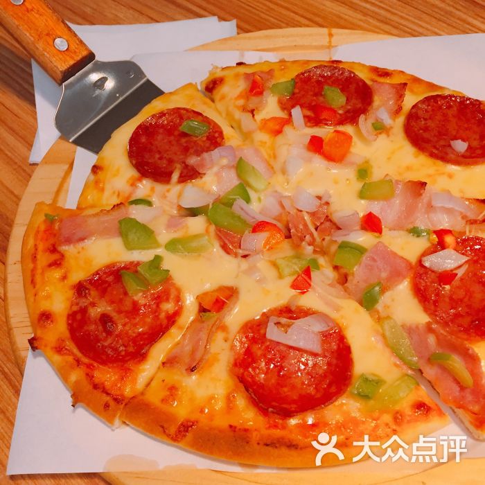 意大利培根香肠披萨