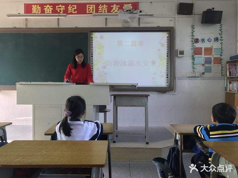 泰兴市张桥中心小学图片