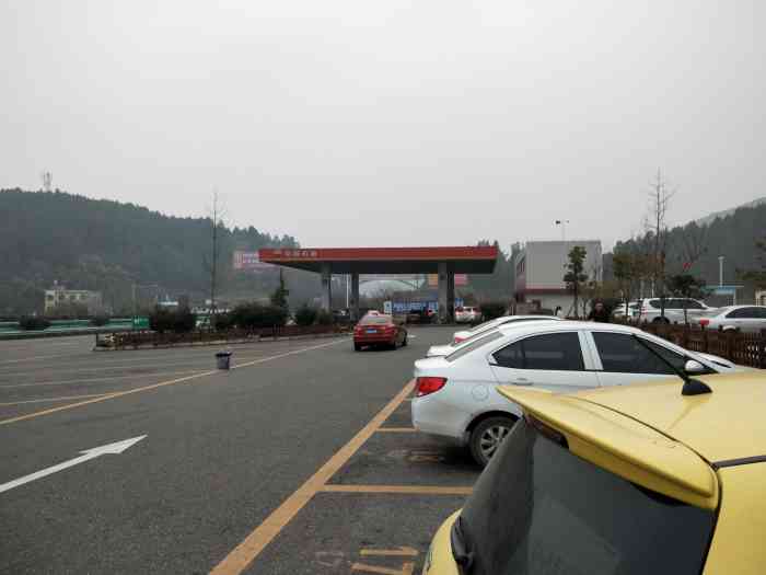 盐亭服务区停车场-"稻城亚丁自驾游一个途经盐亭服务