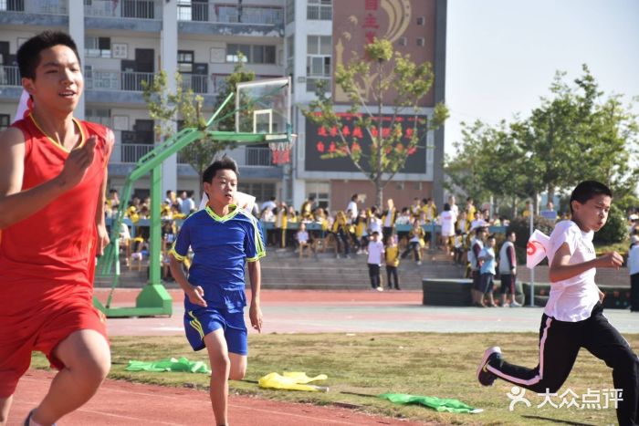 黄陂区祁家湾街道四黄中学图片 - 第3张