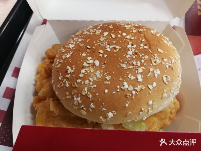 肯德基(青年路店)香辣鸡腿堡图片