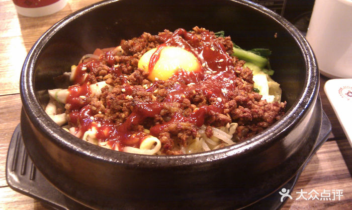 牛肉石锅拌饭