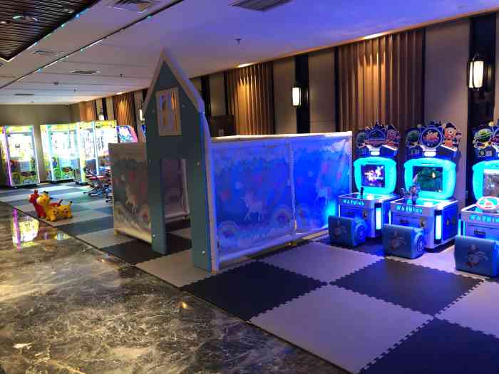 池里的水非常干净助浴部分也没得说桑拿室的地板松动大连半岛水汇