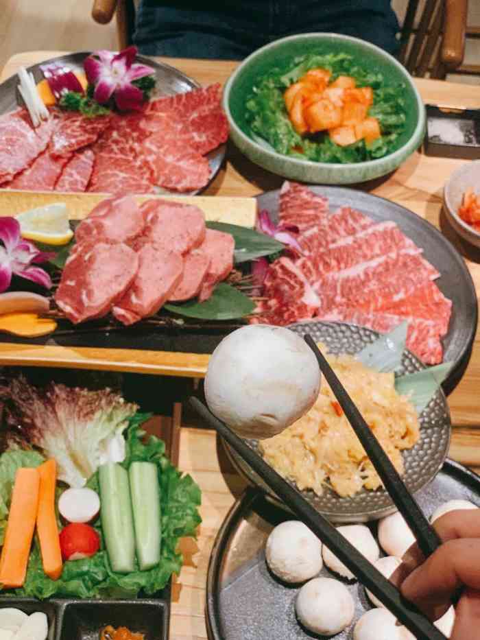 松阪喜牛炭火烤肉(万达店)-"烤肉还是不错滴[微笑] [薄荷]环境: .