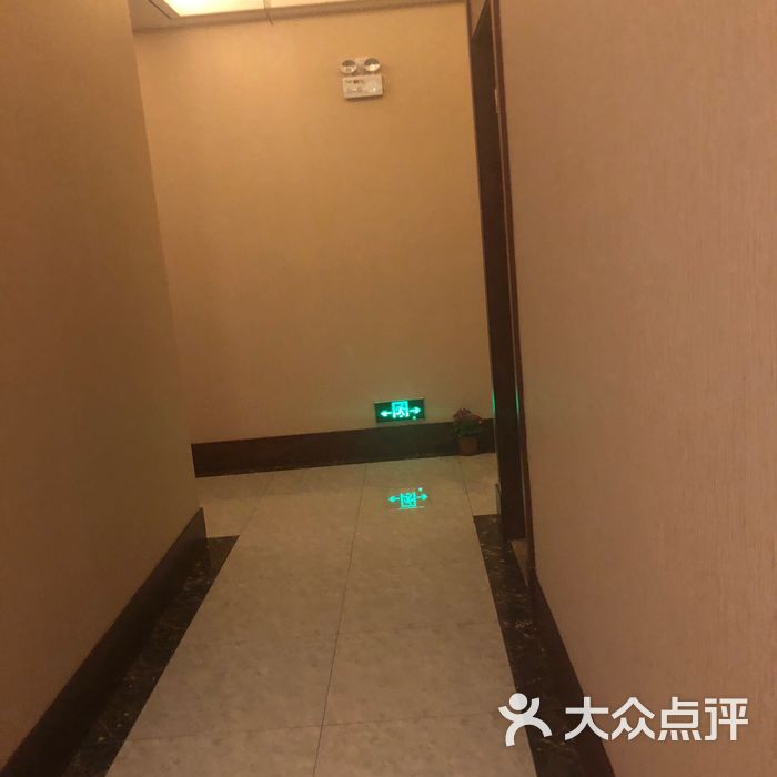 君悦富侨
