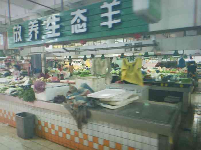 罗沙市场唯一家没有灌水的牛肉,每次买牛肉都来这家,买多了买熟了就跟