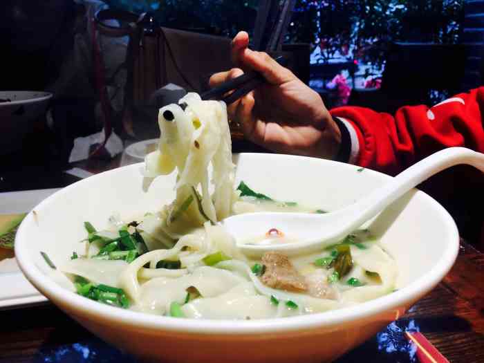 瘸子烩面(总店)-"烩面起源于河南,热销于河南,是忠厚朴.