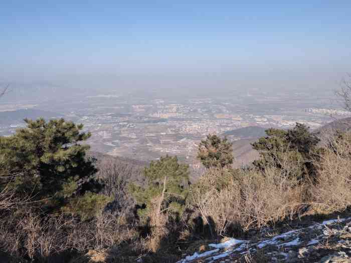 香山公园-"清乾隆十六年,弘历在香山山腰半山亭北定点