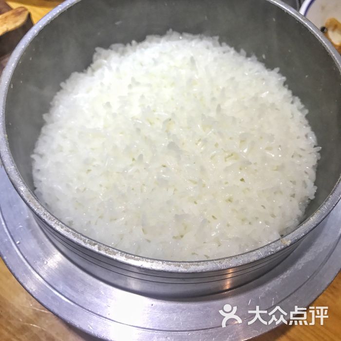 铁锅蒸饭