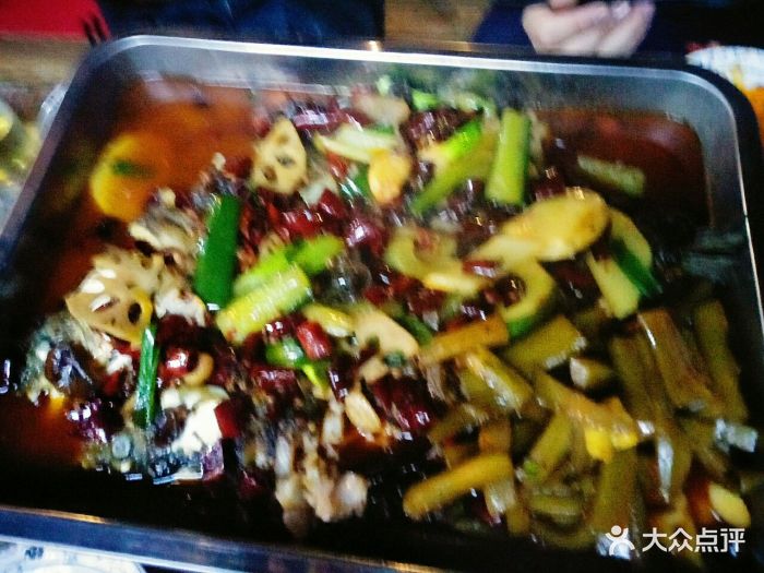 在附近学车,练完回去路上经过这一条街,很.-龙吉安美食节图片