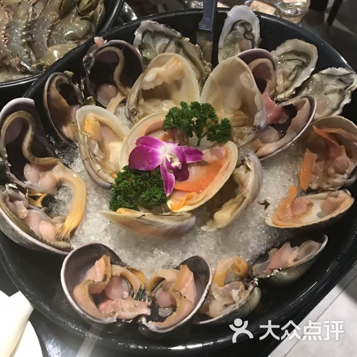 龙锅·生猛海鲜火锅放题的点评
