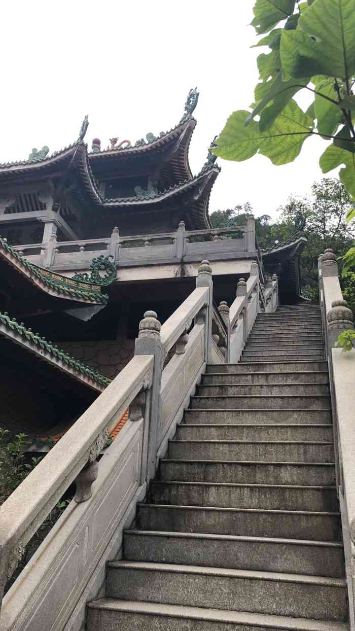 西岸茶山庆云洞