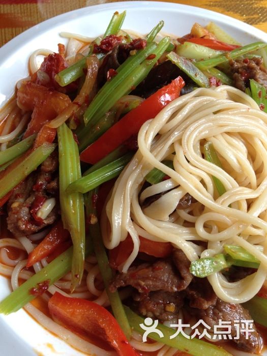 芹菜肉丝拌面