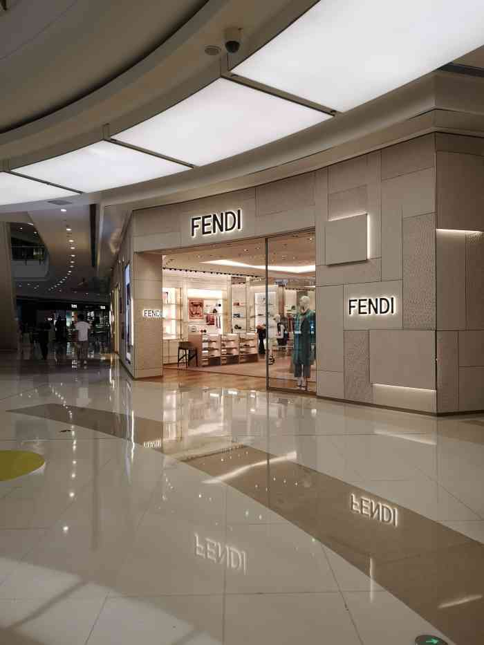 fendi(华润万象城店【位置】沈阳市 华润万象城购物中心 青年.