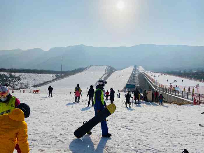 北京西山滑雪场-"交通挺方便的,雪道也不错,带孩子去.