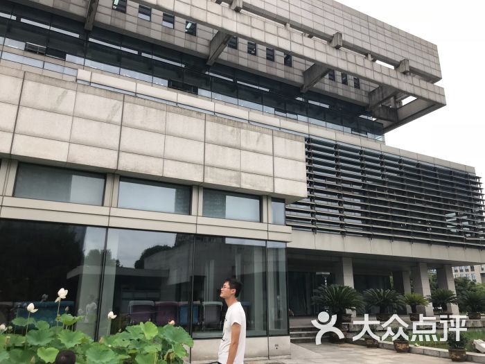 宁波大学园区图书馆图片 第2张