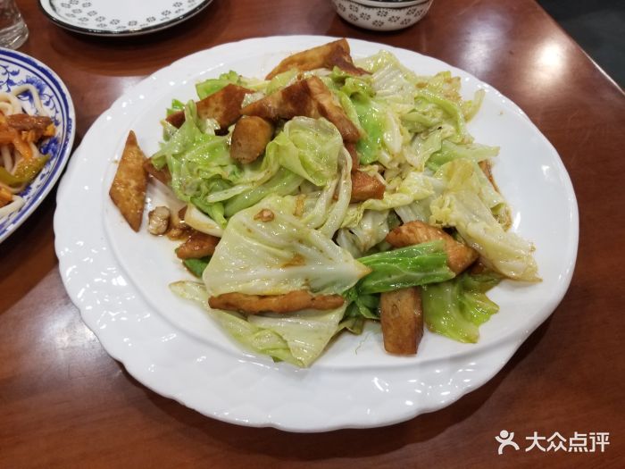 博斯塔纳特色包包菜炒馕