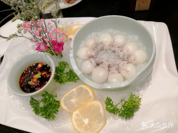 冰冰龙虾·江湖菜(九街店)刺身墨鱼仔图片