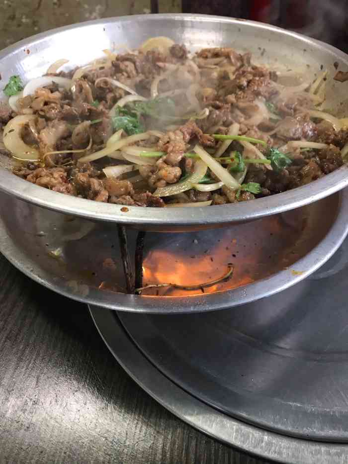 小铝盆烤牛肉(富锦路店)-"小铝盆烤肉位置很好找,进入