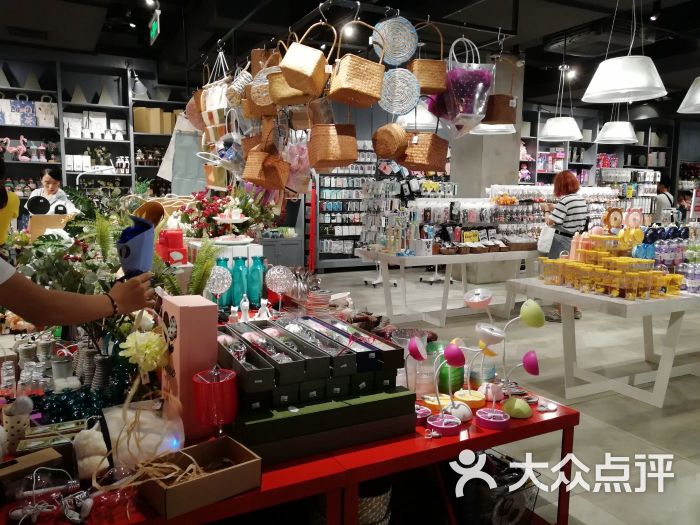 纪念日百货(武汉江汉一店)店内环境图片 第107张